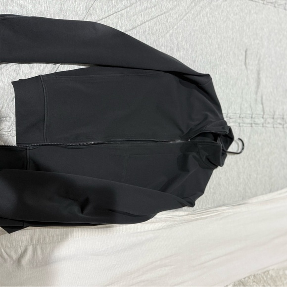 Lululemon Sojourn Jacket - Picture 4 of 6